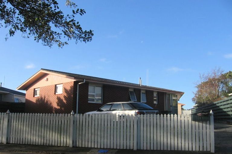 28 Stillwater Place, Westbrook, Palmerston North - Carousel 1