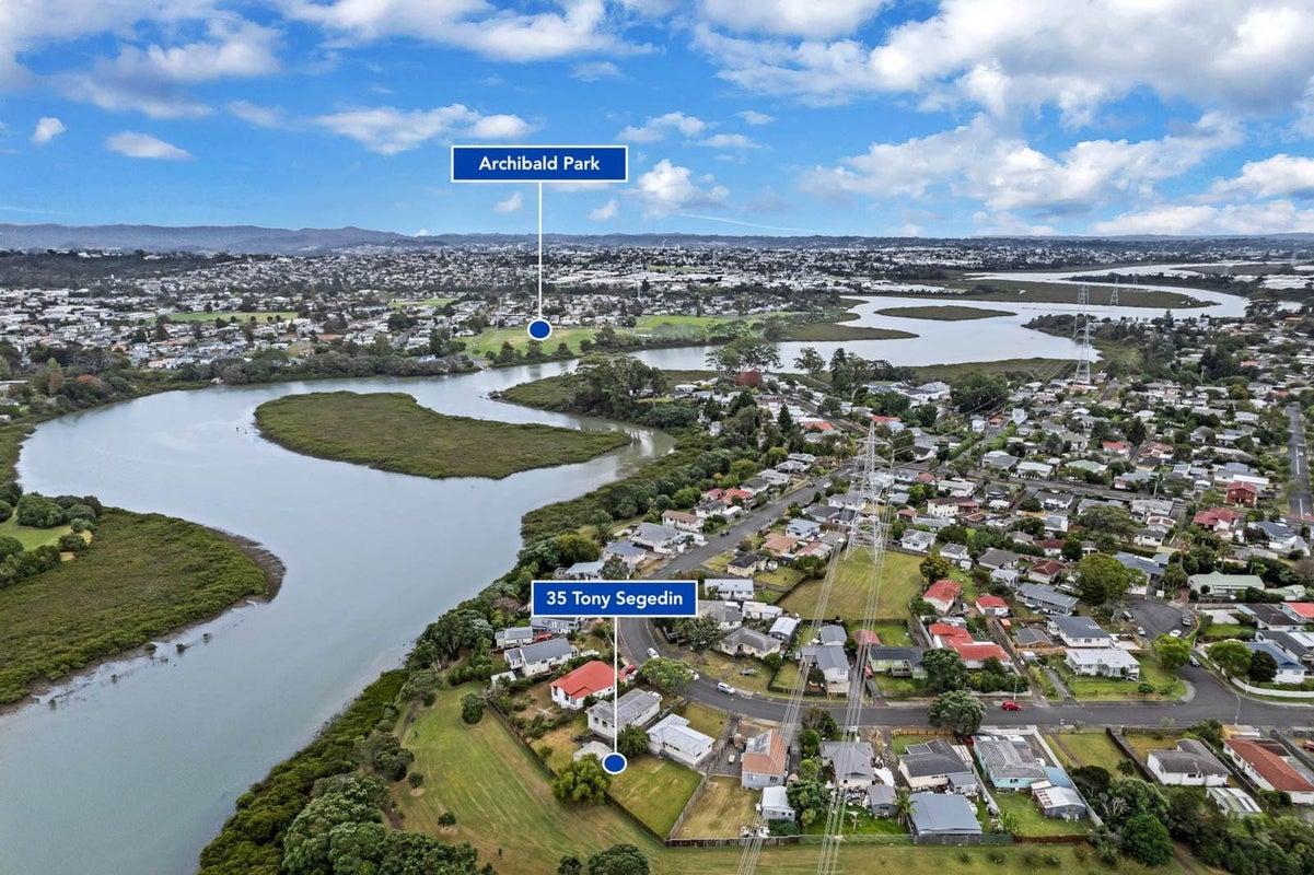35 Tony Segedin Drive, Avondale, Auckland - Carousel 2