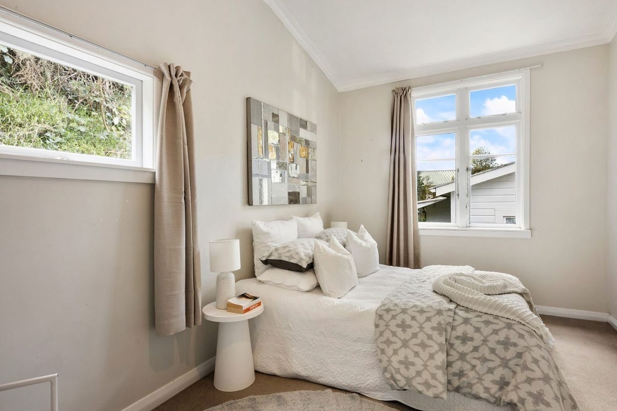 94 Holloway Road, Aro Valley, Wellington - Carousel 2
