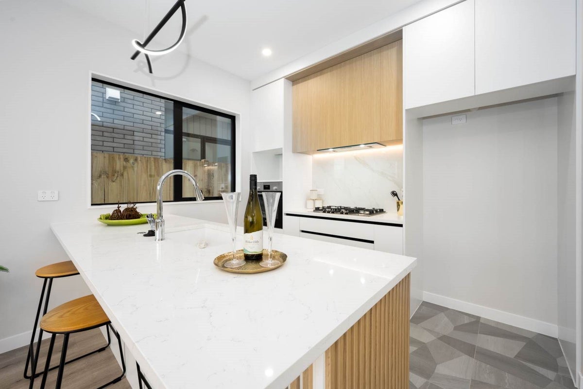 28 Horokaka Street, Massey, Auckland - Carousel 35