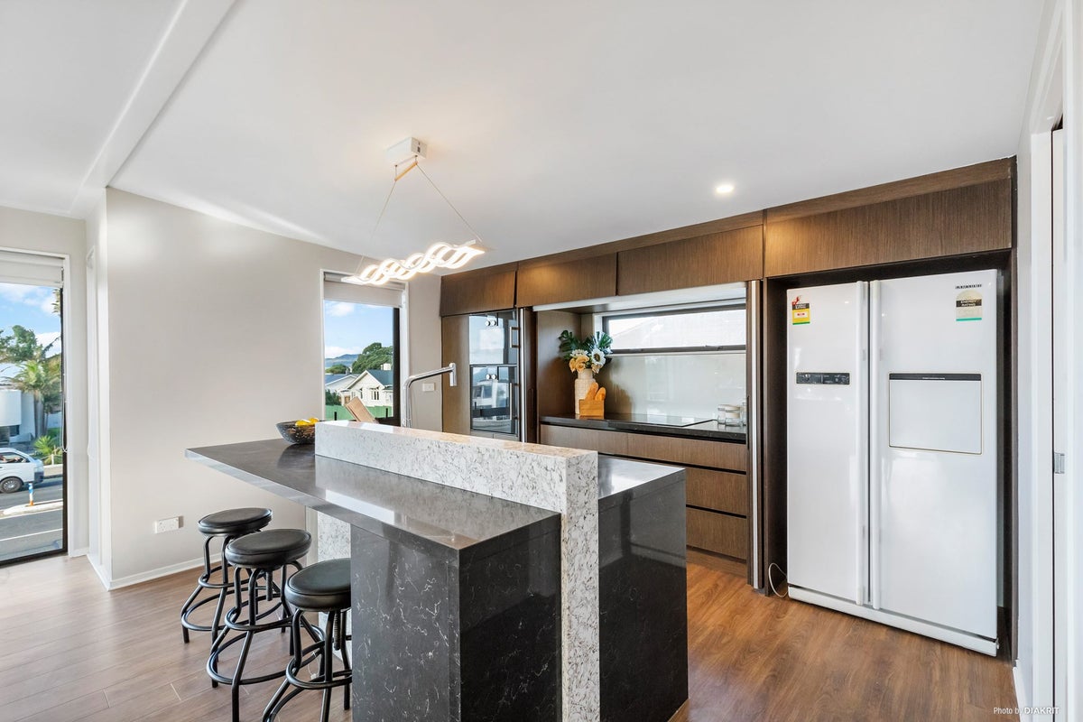 407 Lake Road, Takapuna, Auckland - Carousel 2