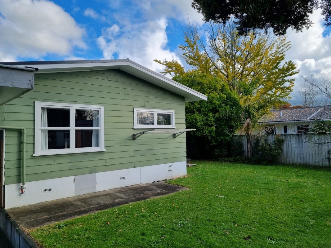22A Forth Crescent, Glenview, Hamilton - Carousel 2