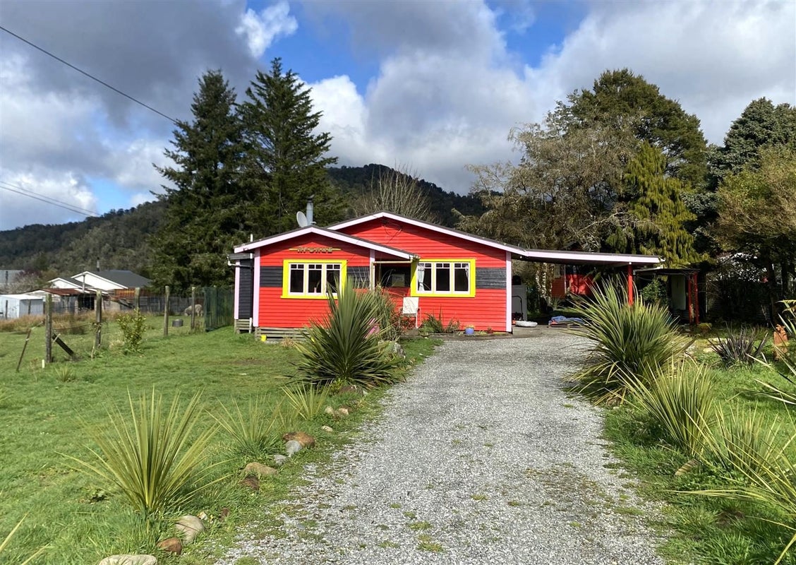 30 Stafford Street, Blackball, Greymouth - Carousel 19