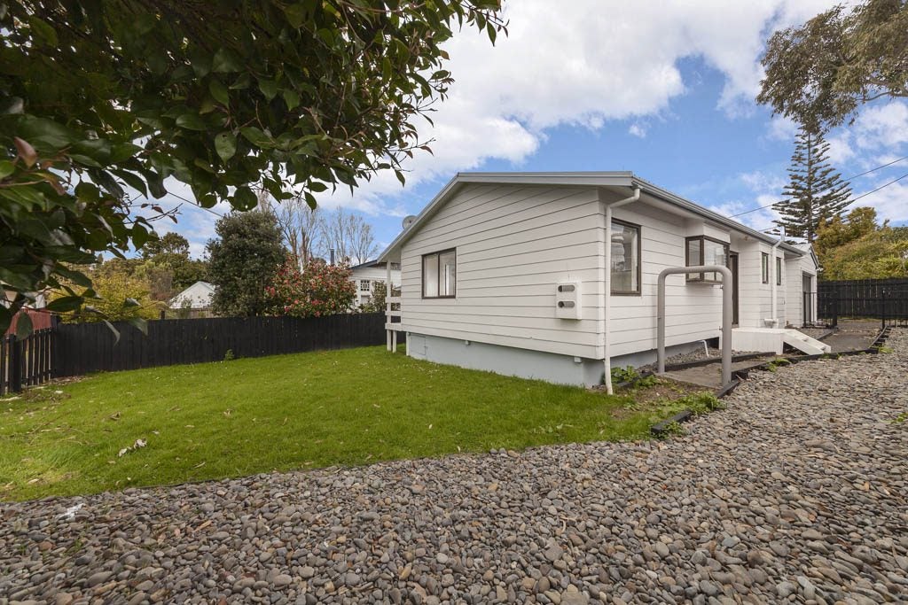 1/41 Sabulite Road, Kelston, Auckland - Carousel 1