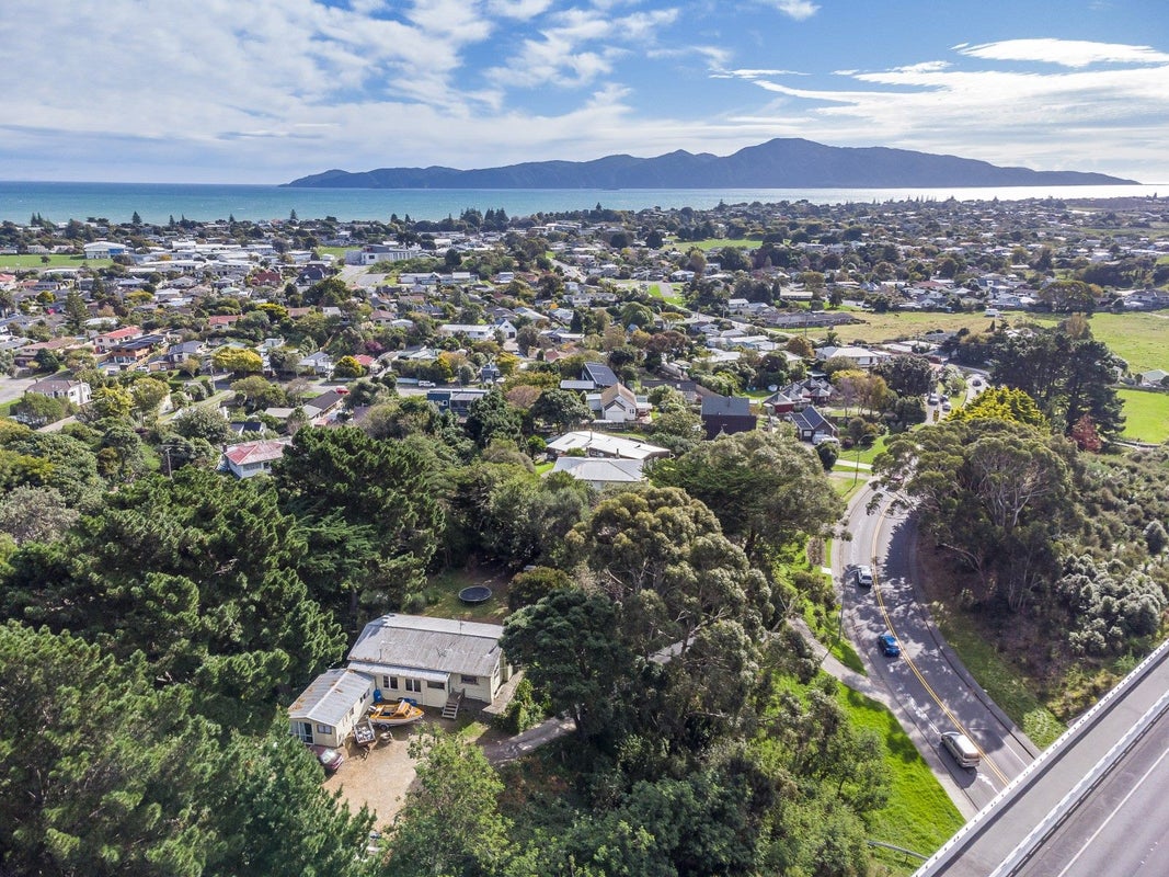 90 Raumati Road, Raumati Beach, Paraparaumu - Carousel 15