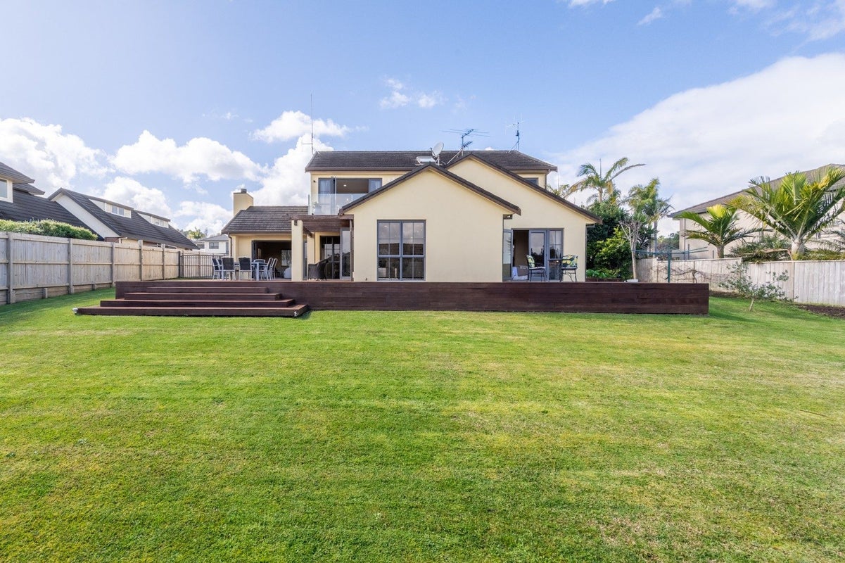 49 Westerham Drive, Dannemora, Auckland - Carousel 39
