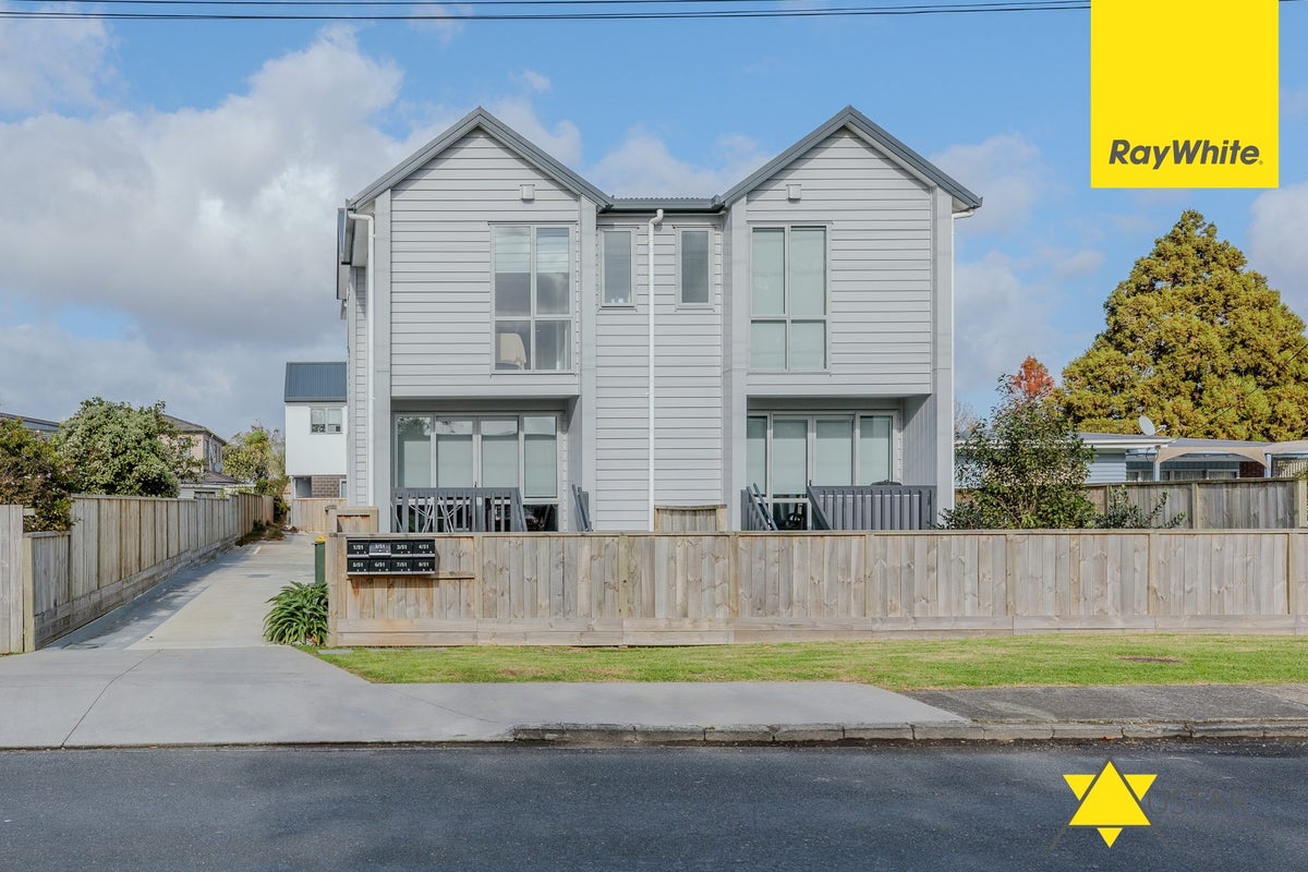 6/51 Wharf Road, Te Atatu Peninsula, Auckland - Carousel 1