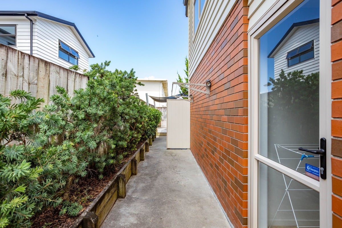 4/52 Cook Street, Hamilton East, Hamilton - Carousel 15