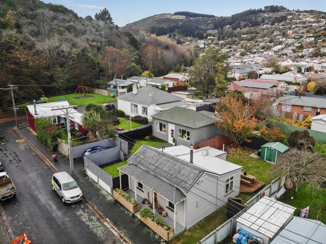 6 Coburn Avenue, North East Valley, Dunedin - Carousel 2