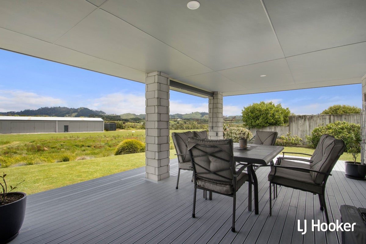 11 Reel Road, Athenree, Waihi Beach - Carousel 2