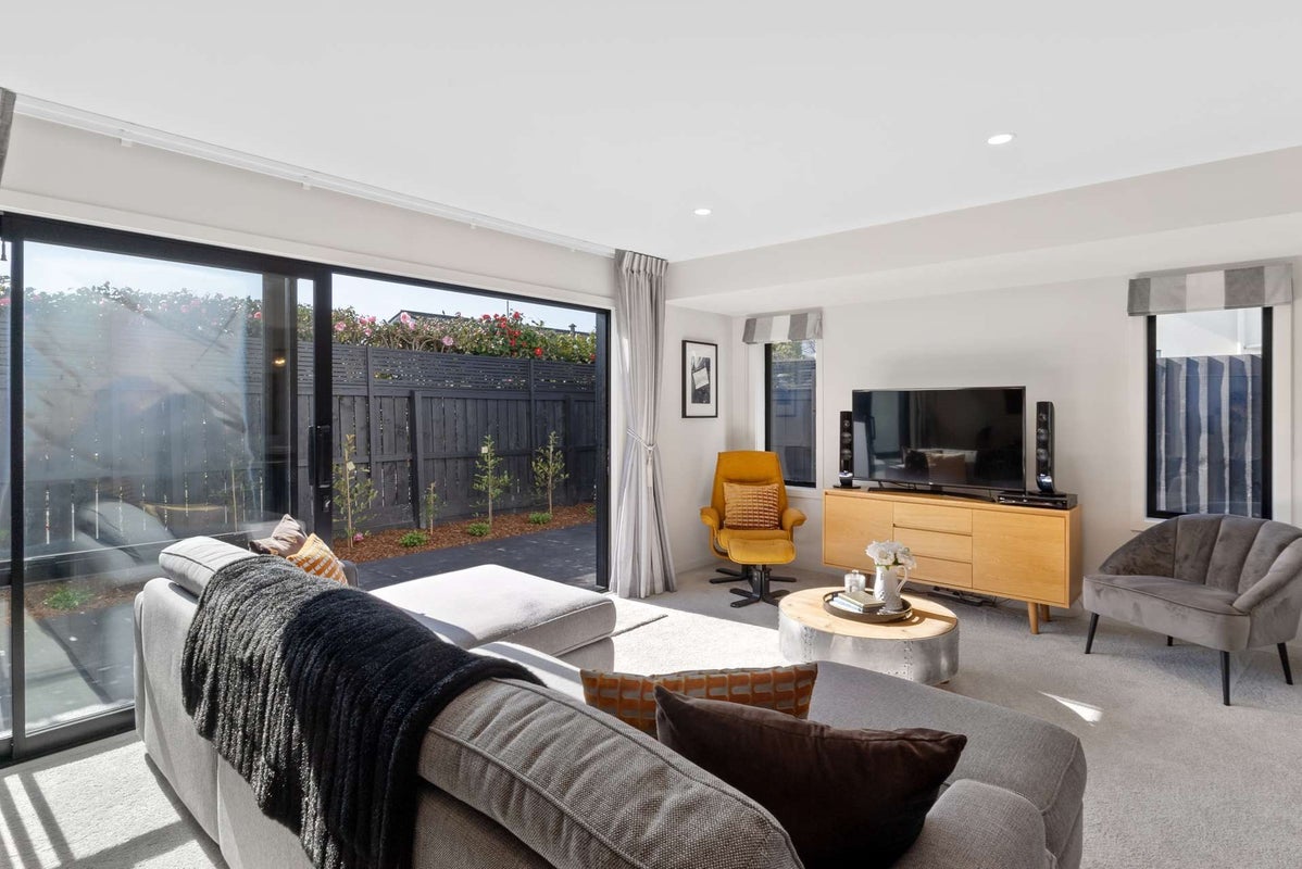 2/218 Springfield Road, St Albans, Christchurch - Carousel 2