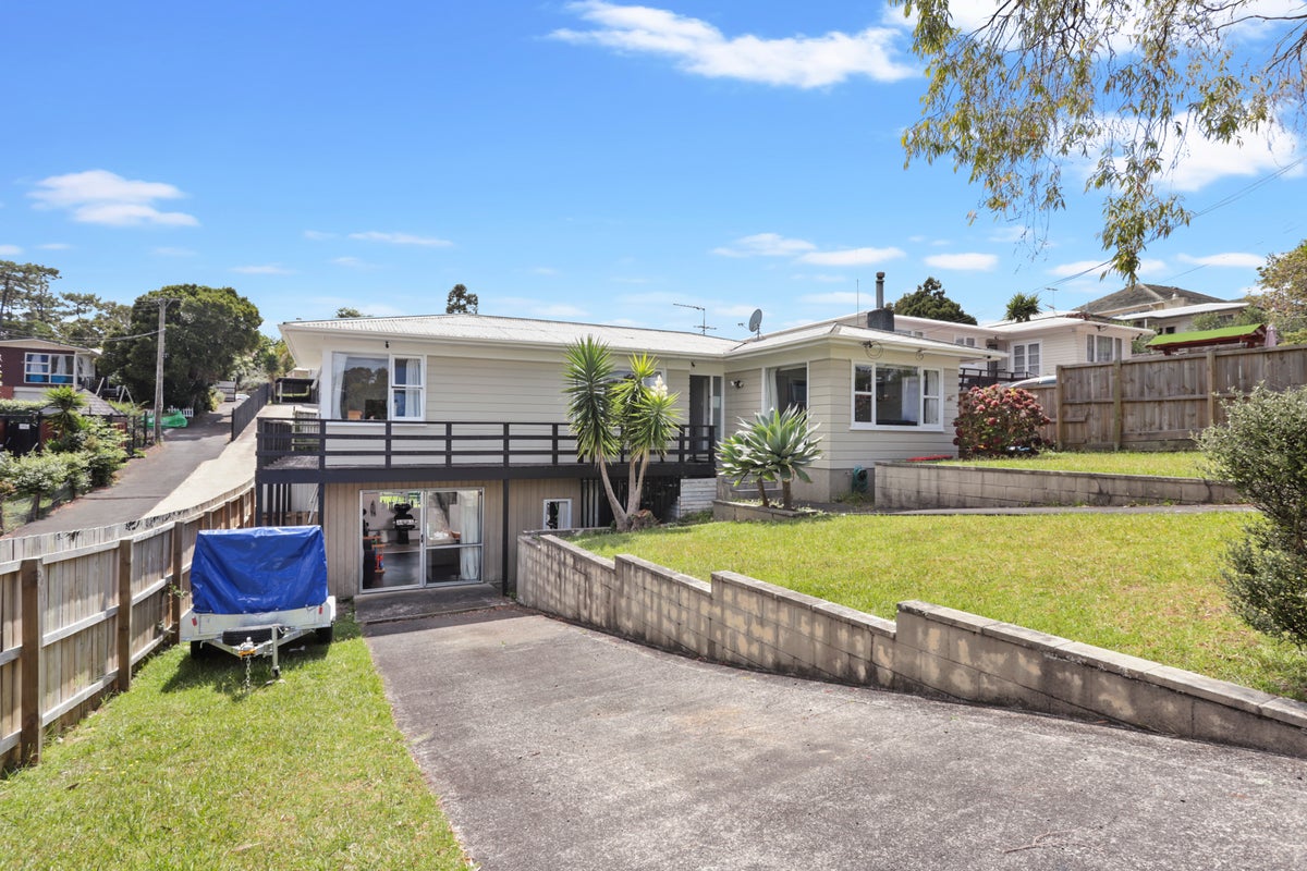 57 Connaught Street, Blockhouse Bay, Auckland - Carousel 1