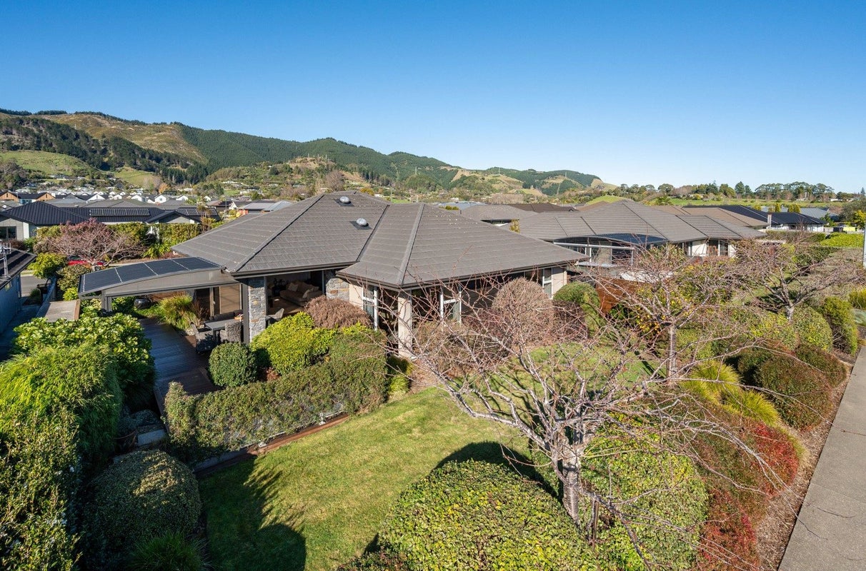 6 Stedyl Crescent, Richmond, Richmond - Carousel 1