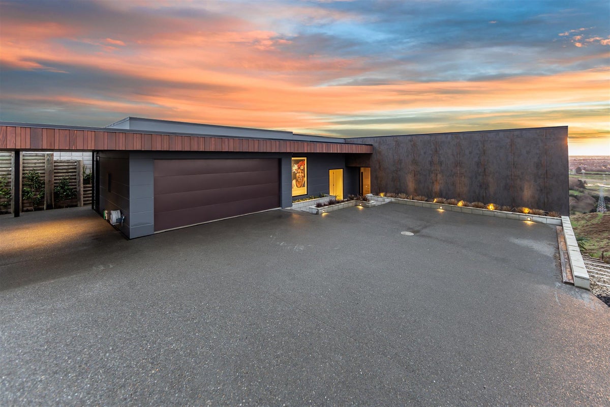 9 Francis Mill Grove, Westmorland, Christchurch - Carousel 2