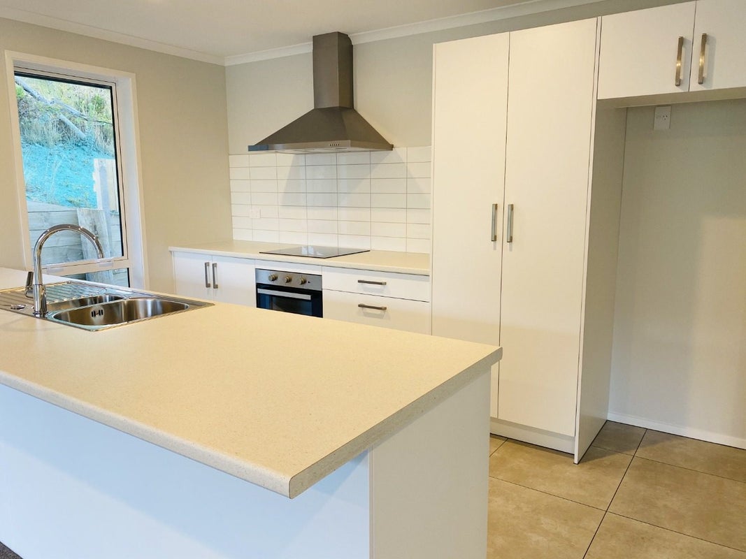 55 Tradewinds Drive, Whitby, Porirua - Carousel 1