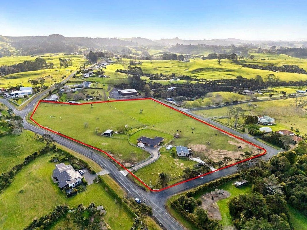 118 Cottle Road, Henderson - Carousel 1
