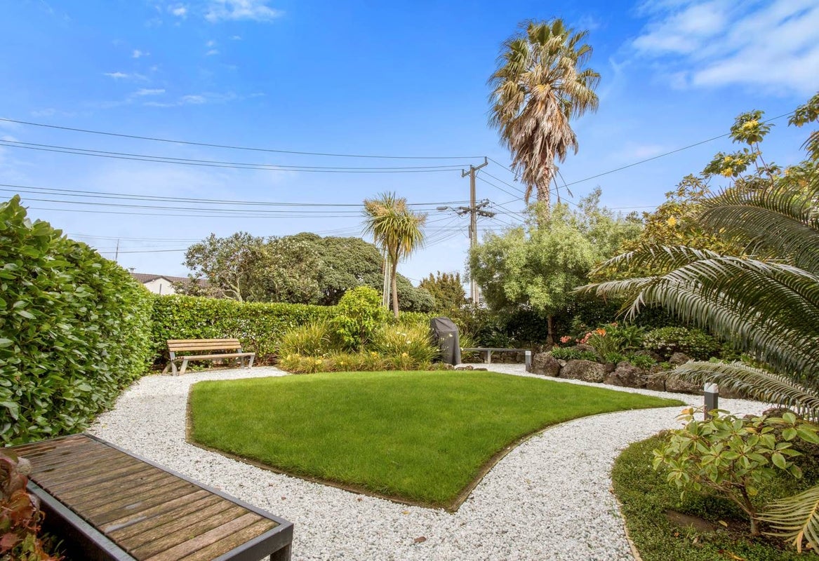 8/20 Peach Road, Glenfield, Auckland - Carousel 14