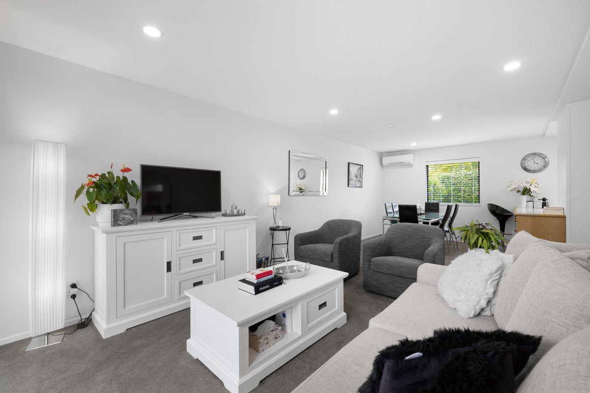 73 Lowry Avenue, Redwood, Christchurch - Carousel 2