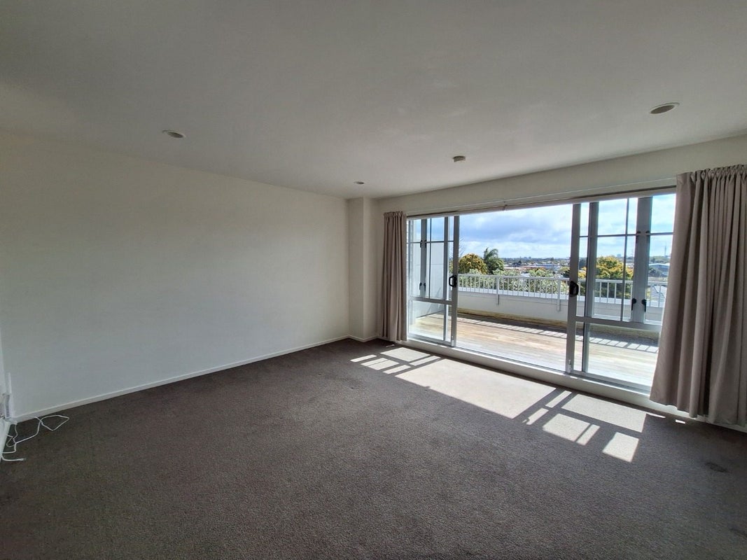 1B/3 Keystone Avenue, Three Kings, Auckland - Carousel 2