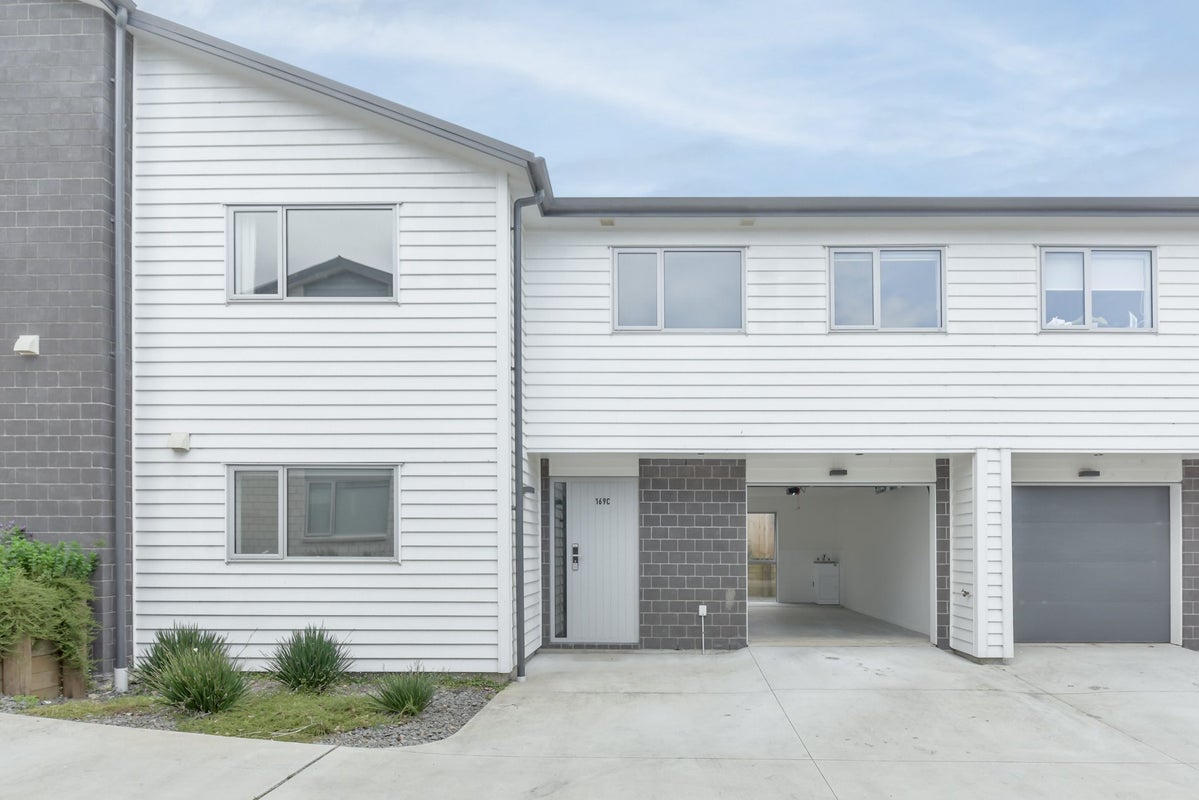 171D Wallace Road, Mangere Bridge, Auckland - Carousel 1