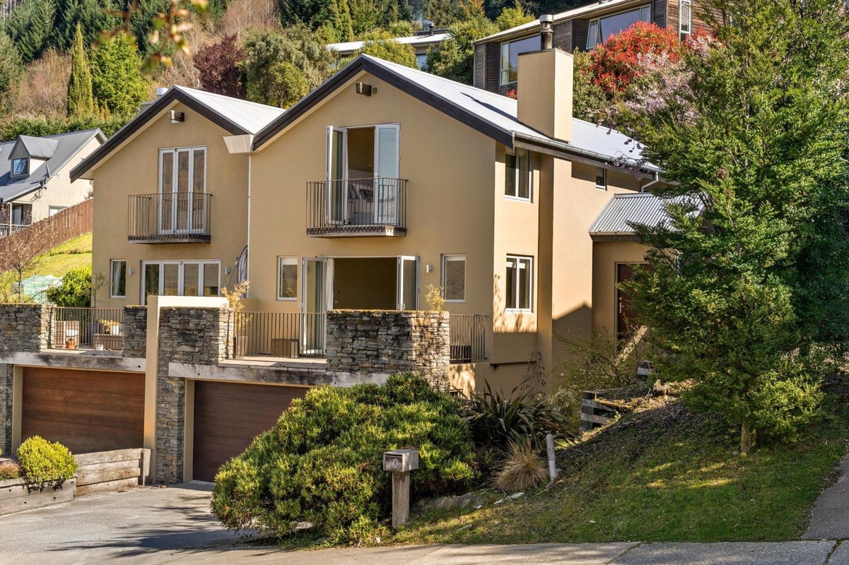 34B Greenstone Place, Fernhill, Queenstown - Carousel 1