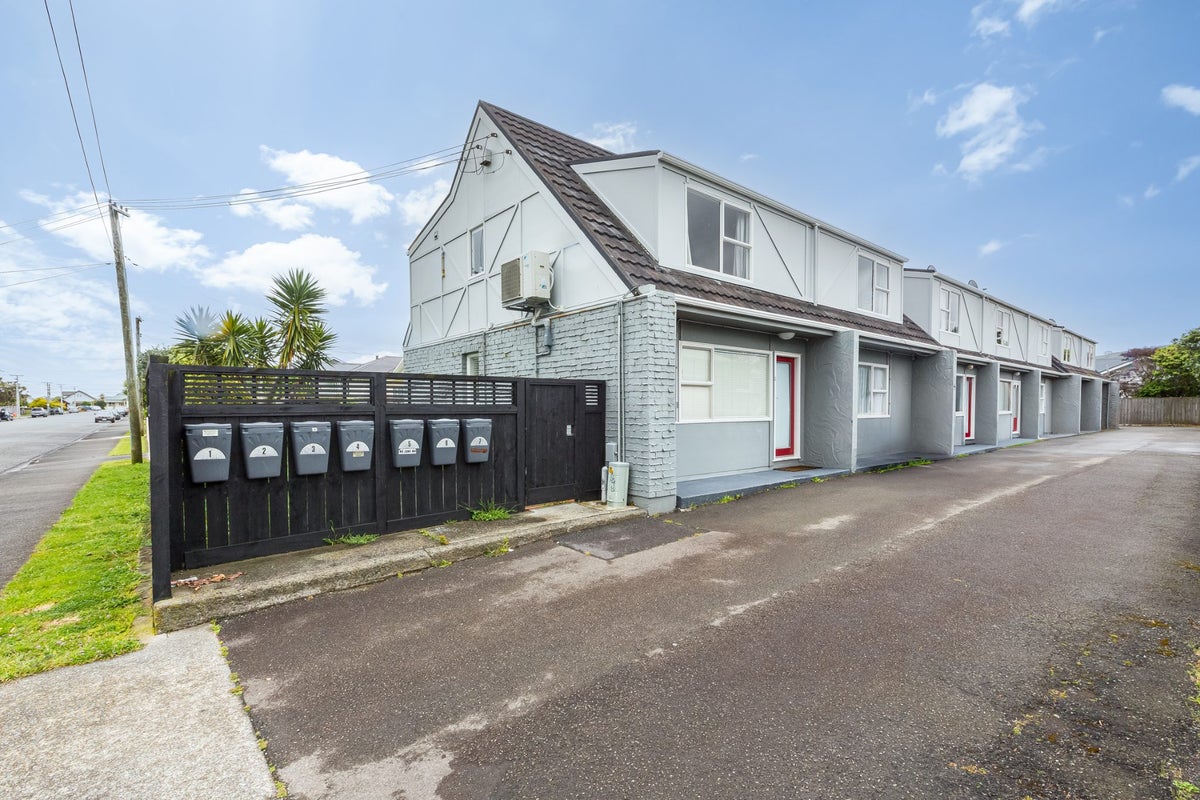 6/25 Tennyson ST, PETONE, LOWER HUTT - Carousel 1