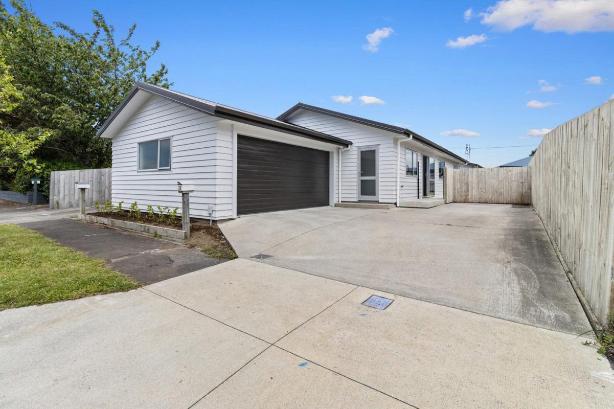 30 Wrantage Street, Westown, New Plymouth - Carousel 1