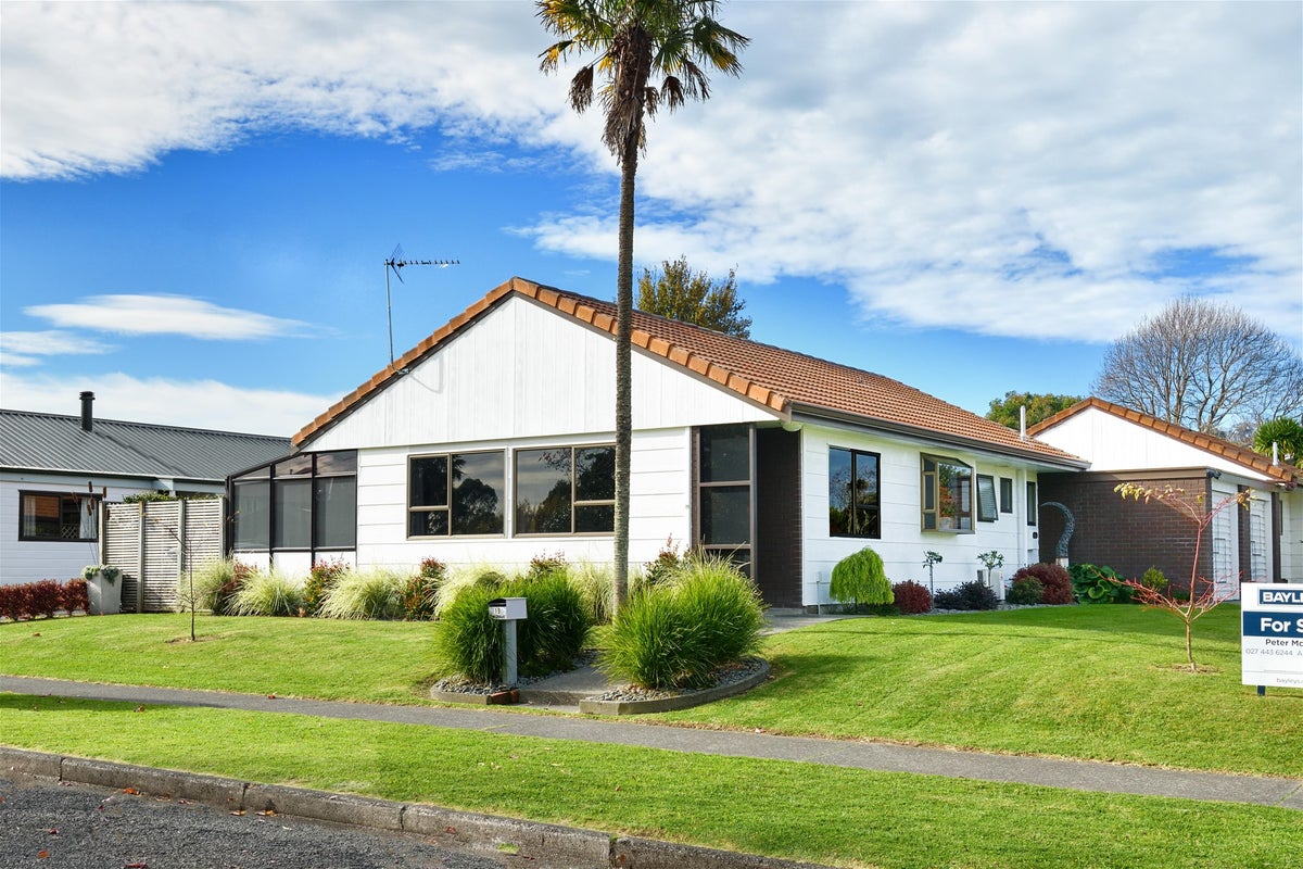 19 Stout Street, Whataupoko, Gisborne - Carousel 1