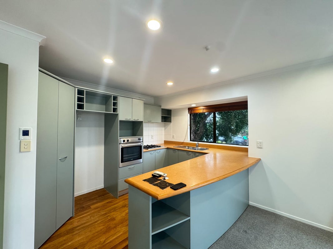 15/17 Matata Street, Blockhouse Bay, Auckland - Carousel 1