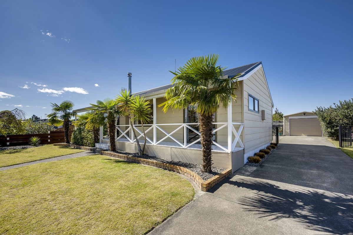 21 Tait Drive, Greenmeadows, Napier - Carousel 1