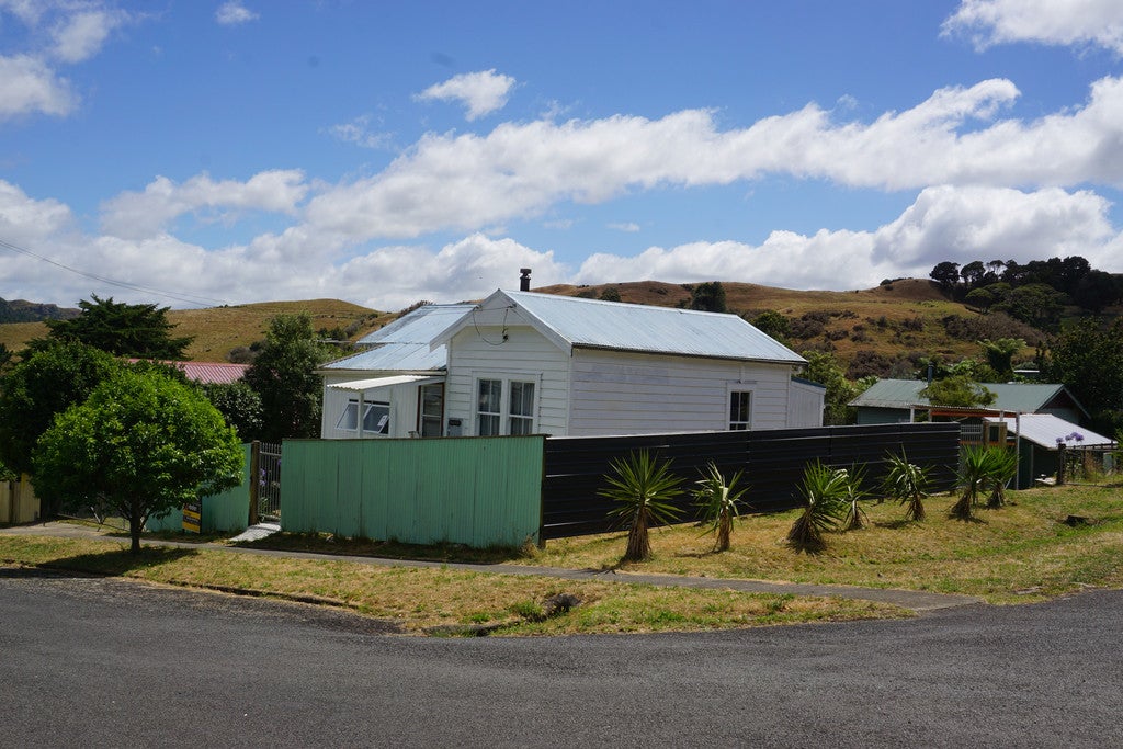 33 Joseph Street, Pukemiro - Carousel 1