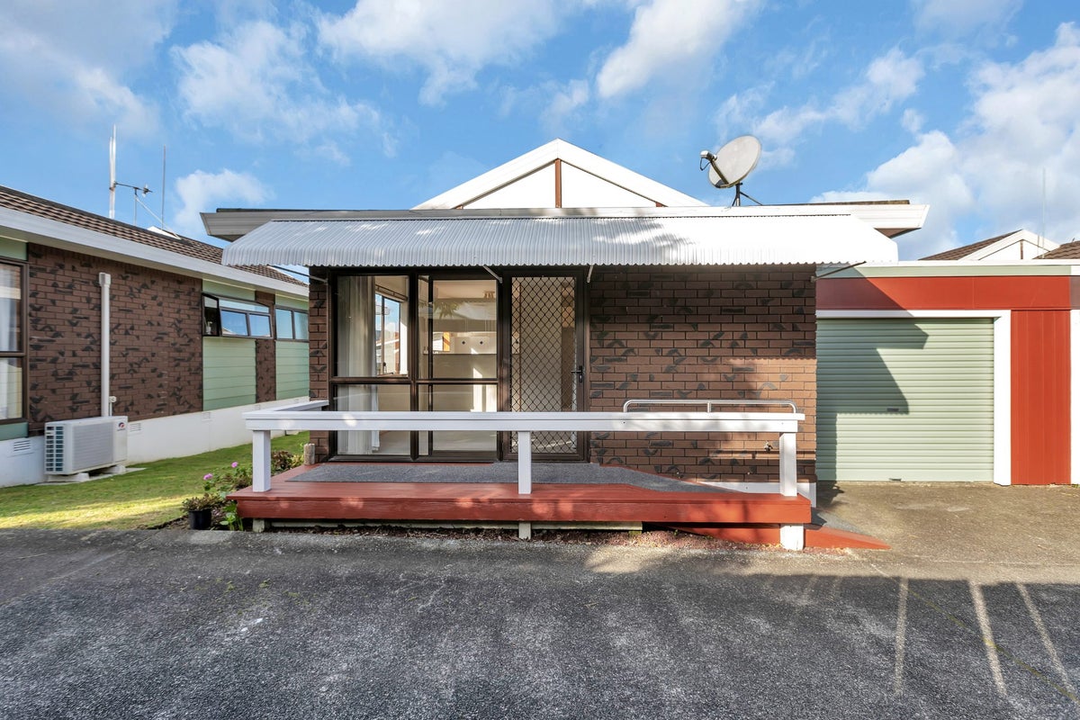 3/15 Selwyn Avenue, Avenues, Whangarei - Carousel 1