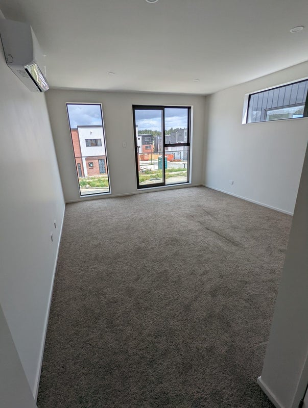 10 Hearth Street, Flat Bush, Auckland - Carousel 2