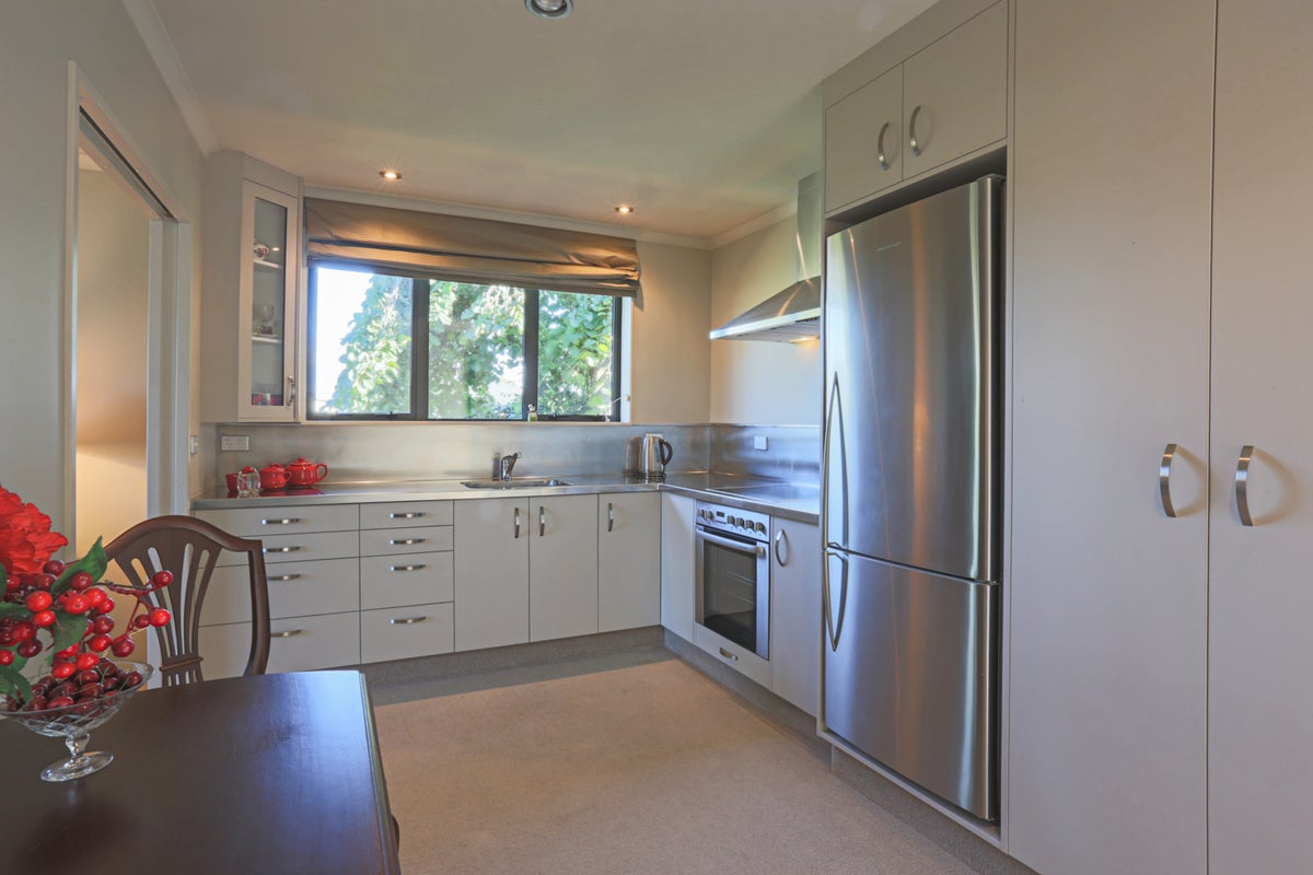 1 Panako Place, Awapuni, Palmerston North - Carousel 2