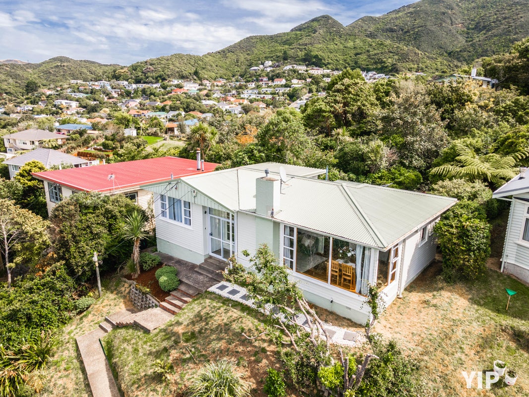 23 Makara Road, Karori, Wellington - Carousel 1