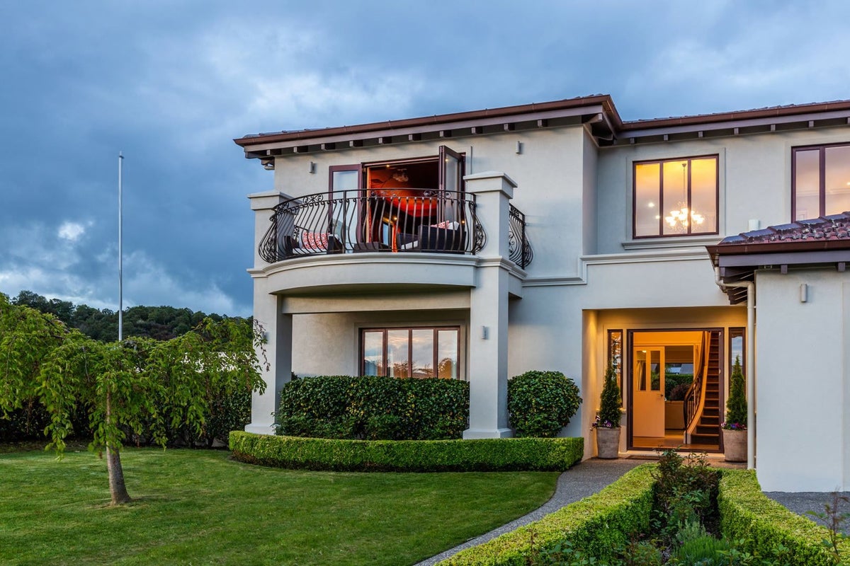 12 Pukeko Way, Kinloch, Taupo - Carousel 2