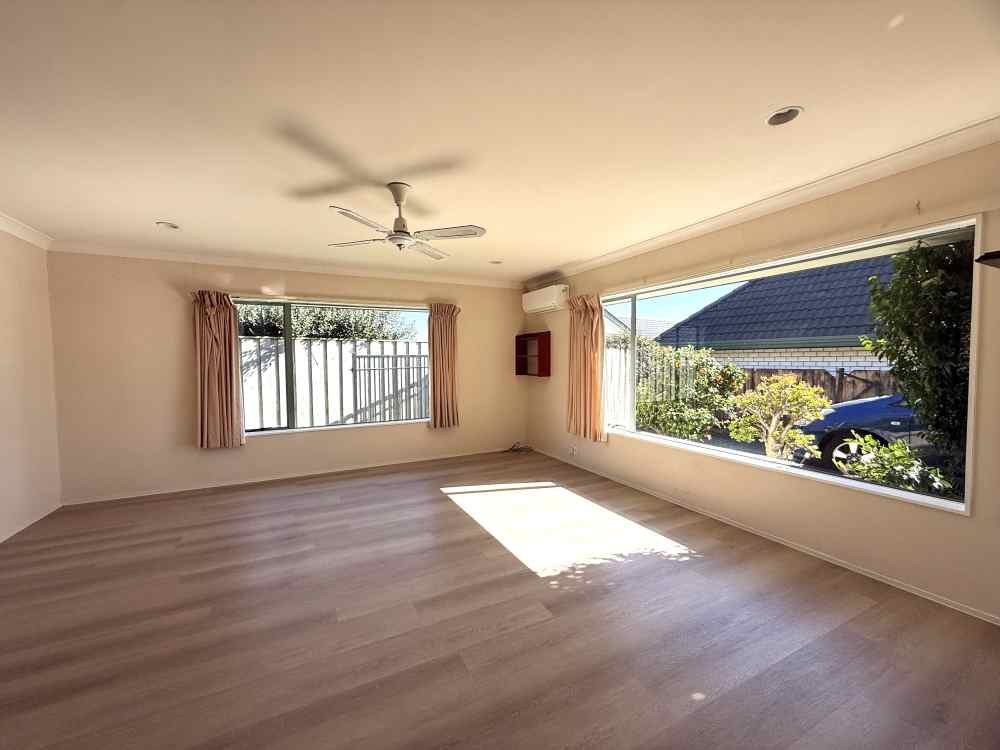 2/29 Crescent Hills Court, Northpark, Auckland - Carousel 2