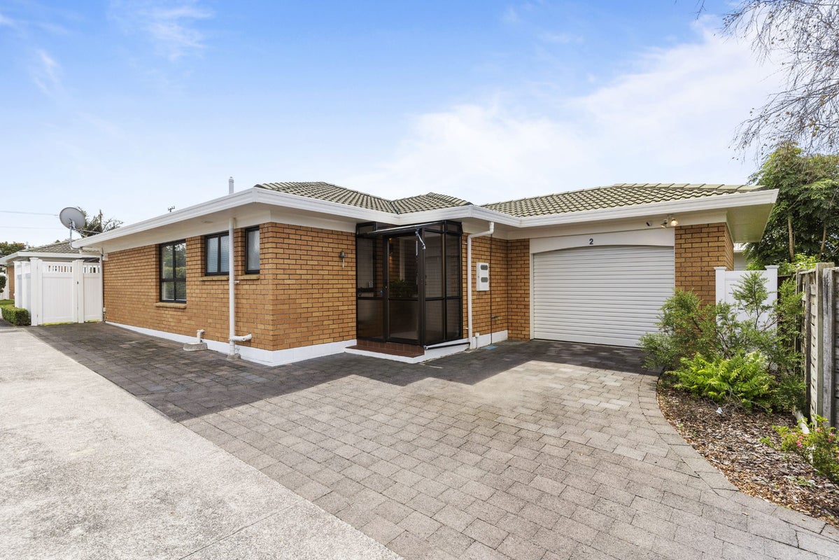 2/61 Amaru Road, Onehunga, Auckland - Carousel 1