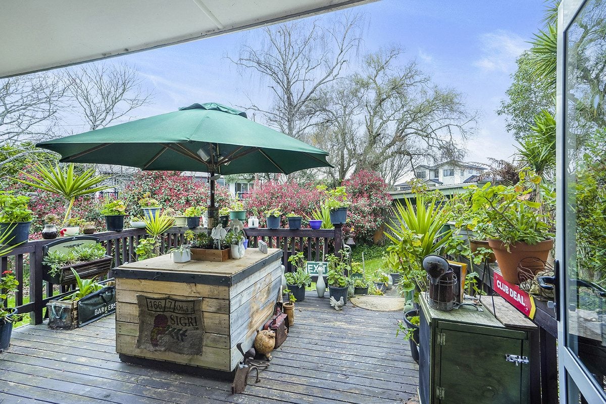 15B Saxbys Road, Glenview, Hamilton - Carousel 1