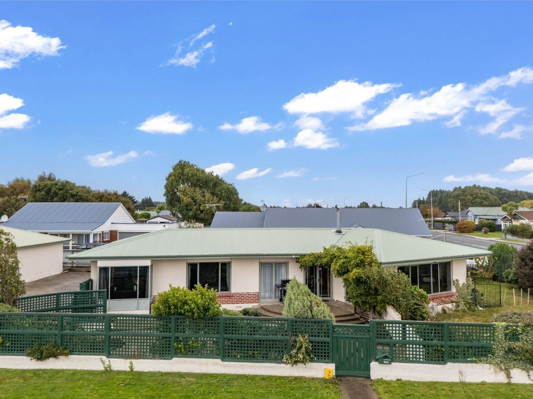 1 Christina Street, Strathern, Invercargill - Carousel 1