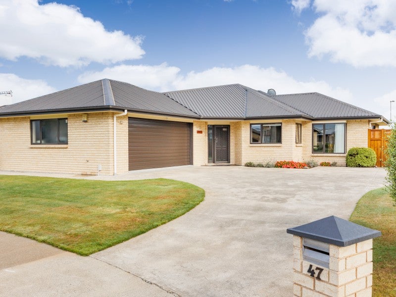 47 Balrickard Way, Milson, Palmerston North - Carousel 1