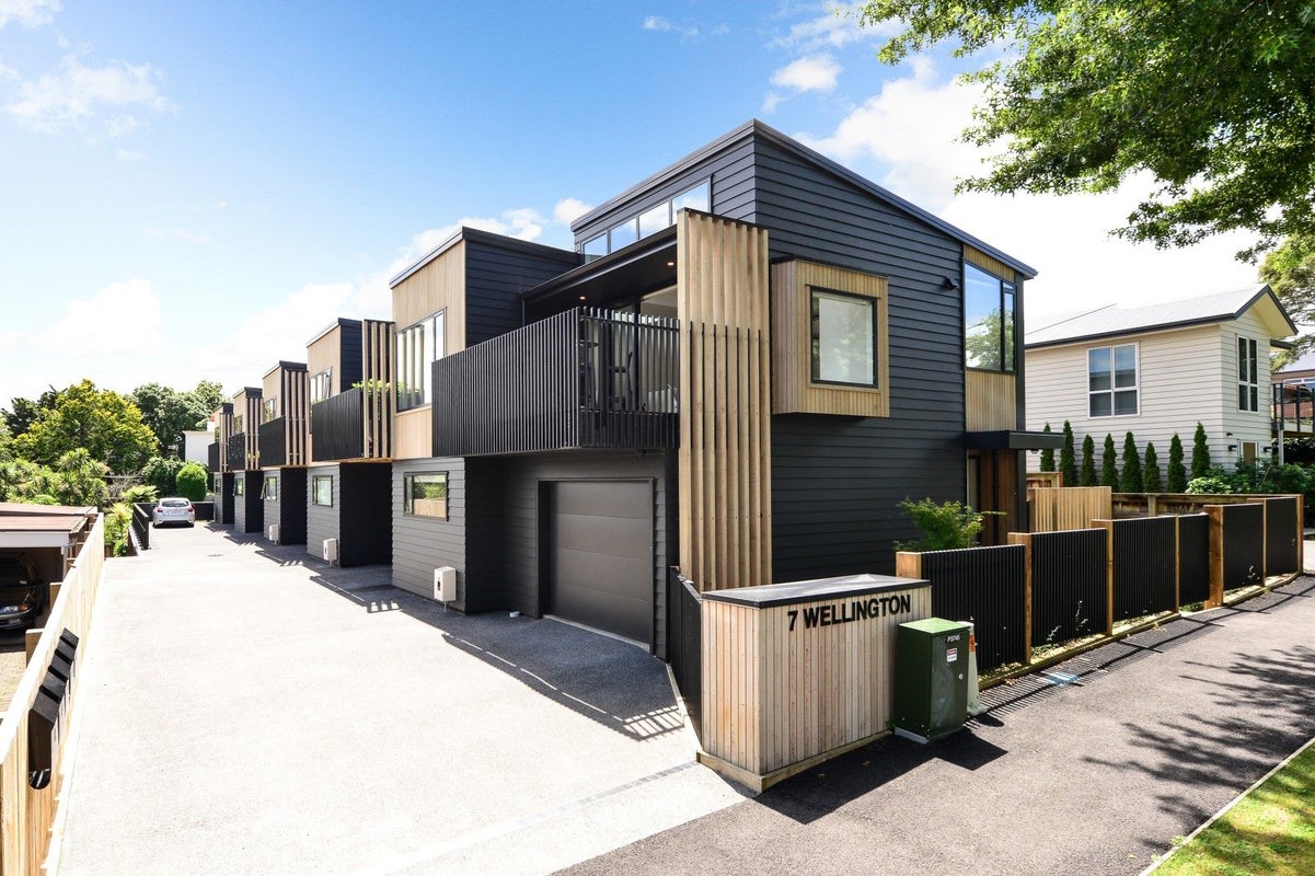 7A Wellington Street, Hamilton East, Hamilton - Carousel 1
