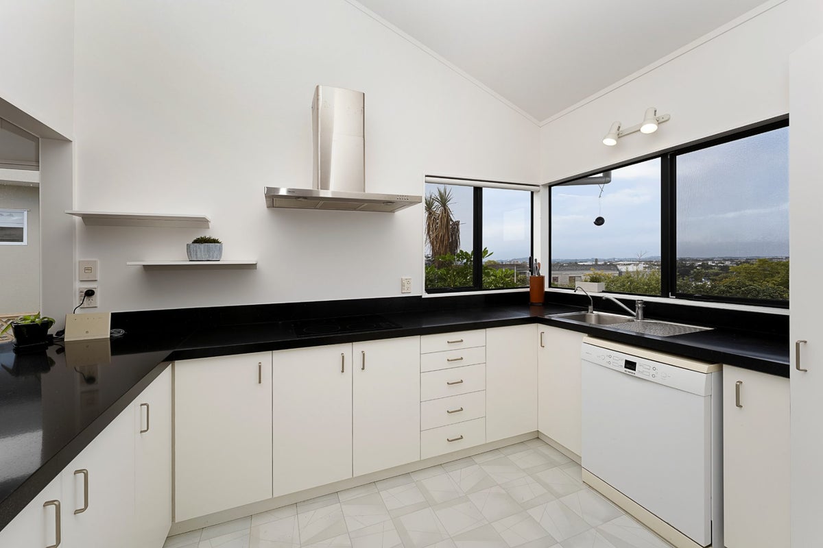 112 West Harbour Drive, West Harbour, Auckland - Carousel 2