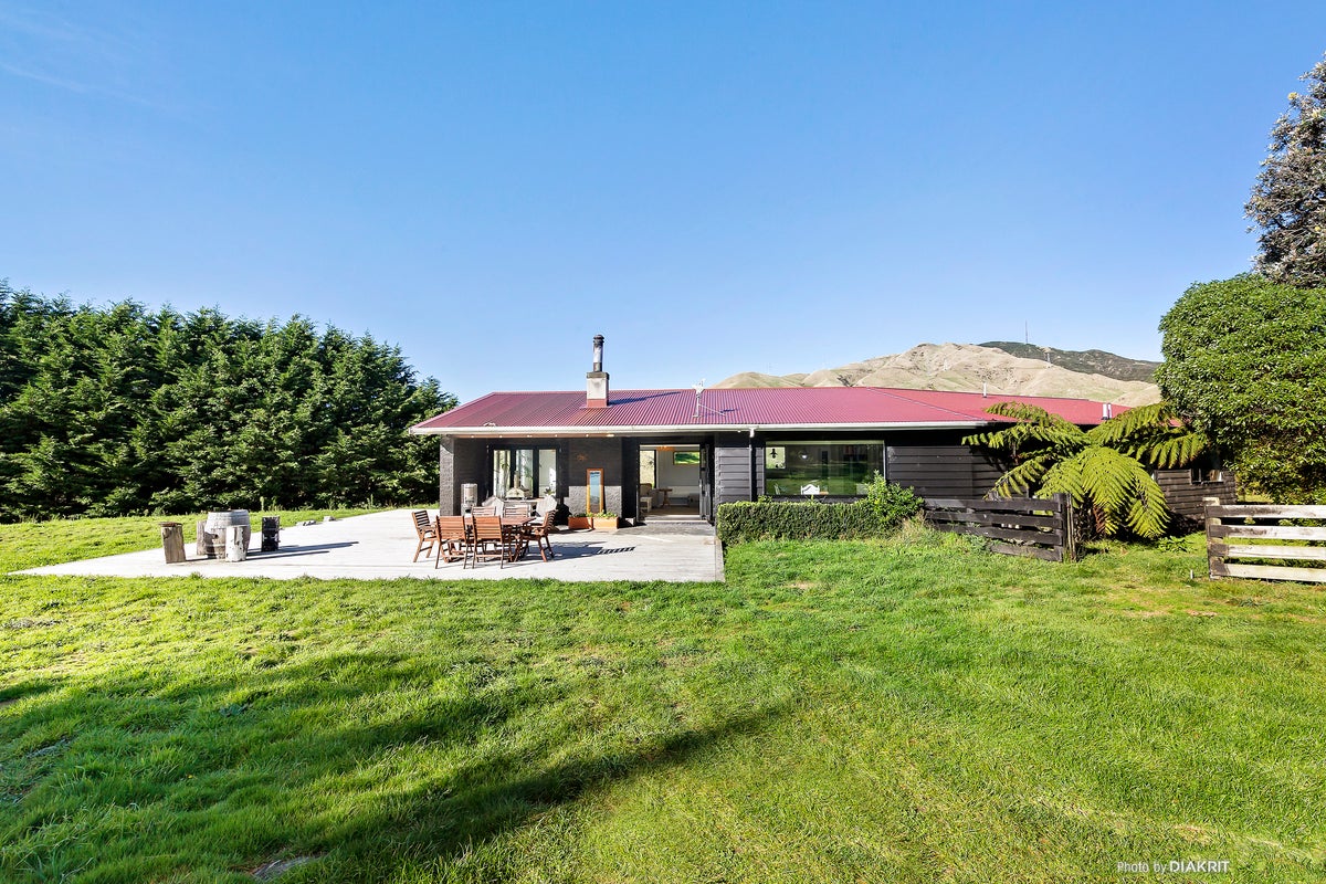 182 Takarau Gorge Road, Ohariu, Wellington - Carousel 1