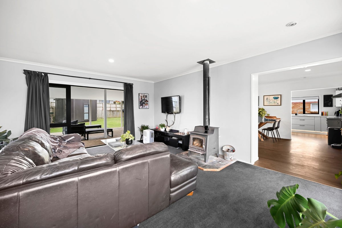 50 Whitmore Street, Kihikihi, Waipa, Waikato - Carousel 2