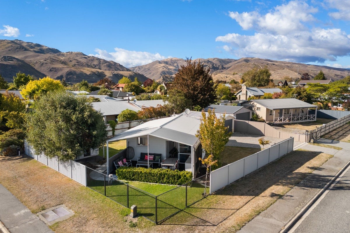 82 Molyneux Avenue, Cromwell, Cromwell - Carousel 1