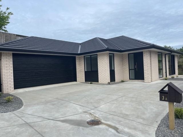 3A Pakanga Grove, Pyes Pa, Tauranga - Carousel 1