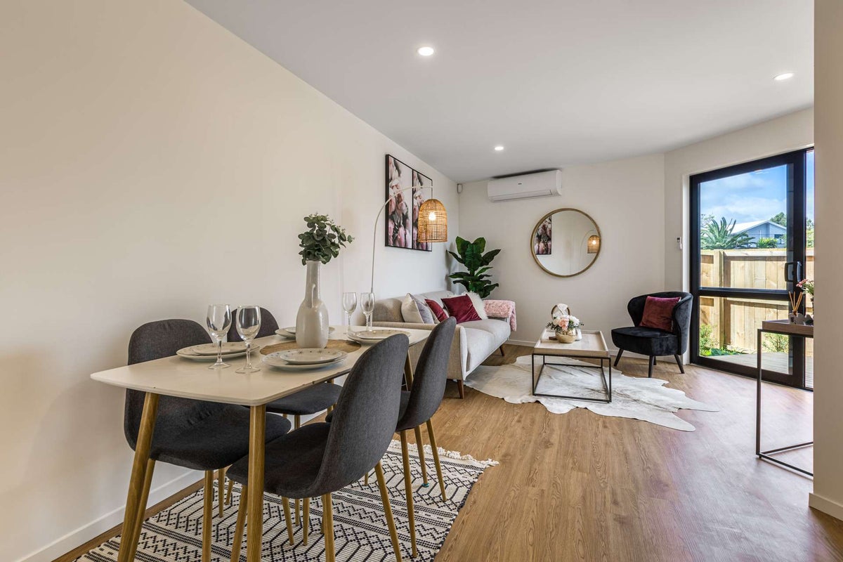 1B Bellville Drive, Clendon Park, Auckland - Carousel 2