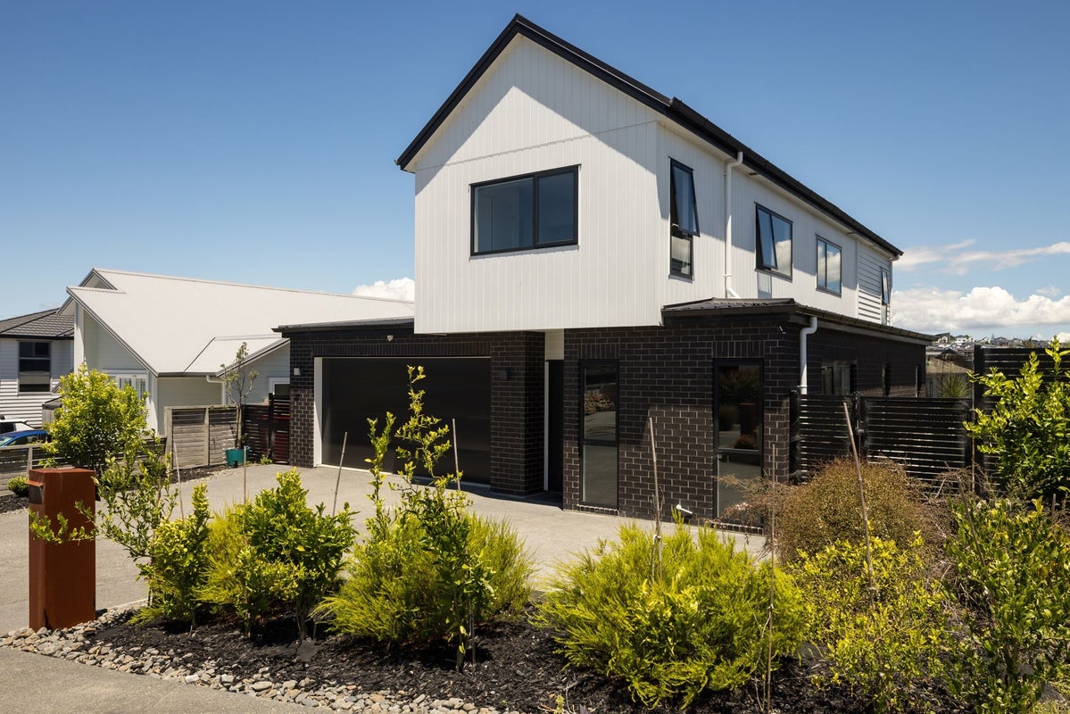 4 Ruku Street, Long Bay, Auckland - Carousel 1