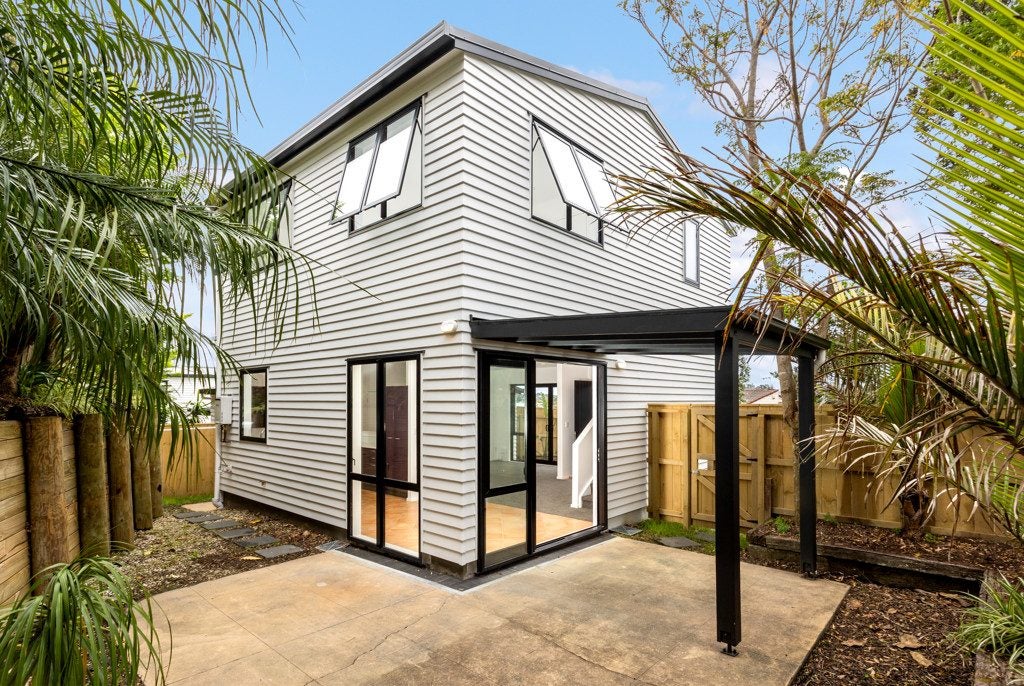 1/69 Target Road, Totara Vale, Auckland - Carousel 1